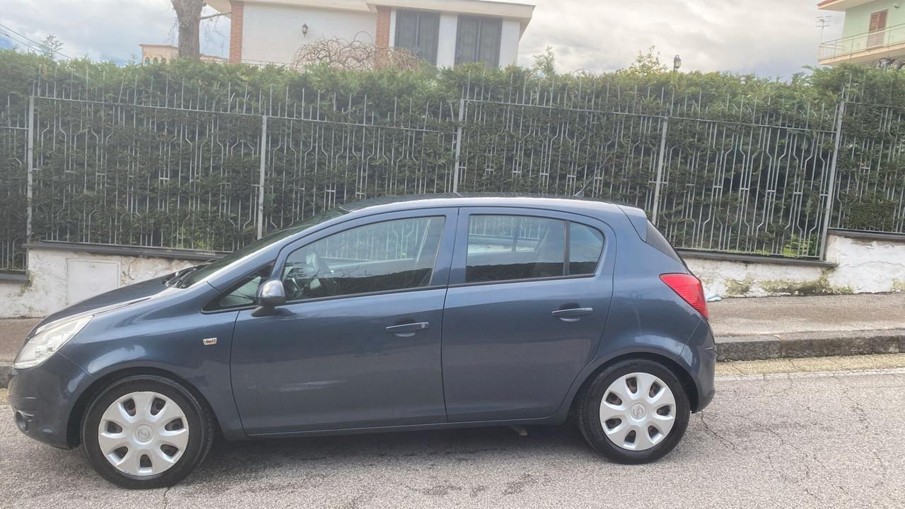 Opel Corsa 1.2 5 porte Cosmo