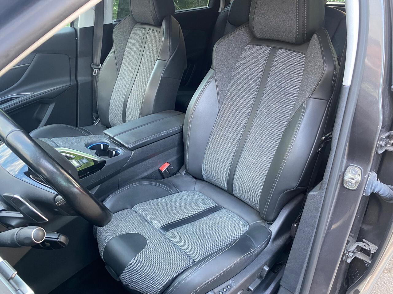 Peugeot 5008 PureTech Turbo 130 S&S EAT8 Allure