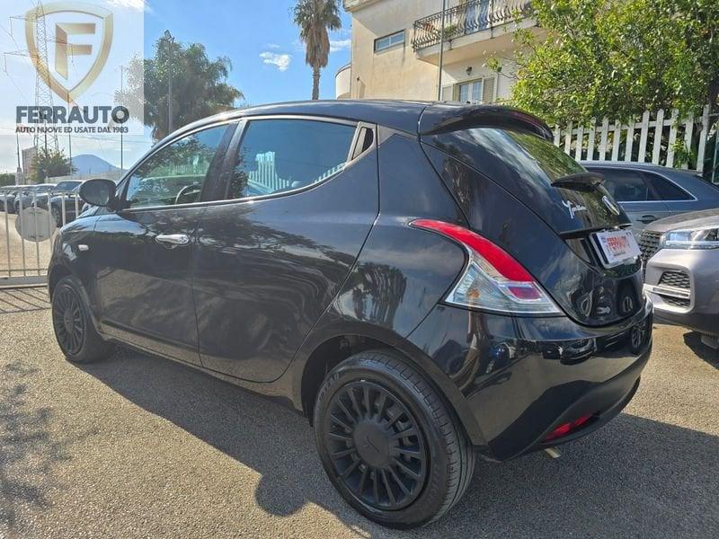 LANCIA Y 1.0HYBRID 71CV GOLD PLUS