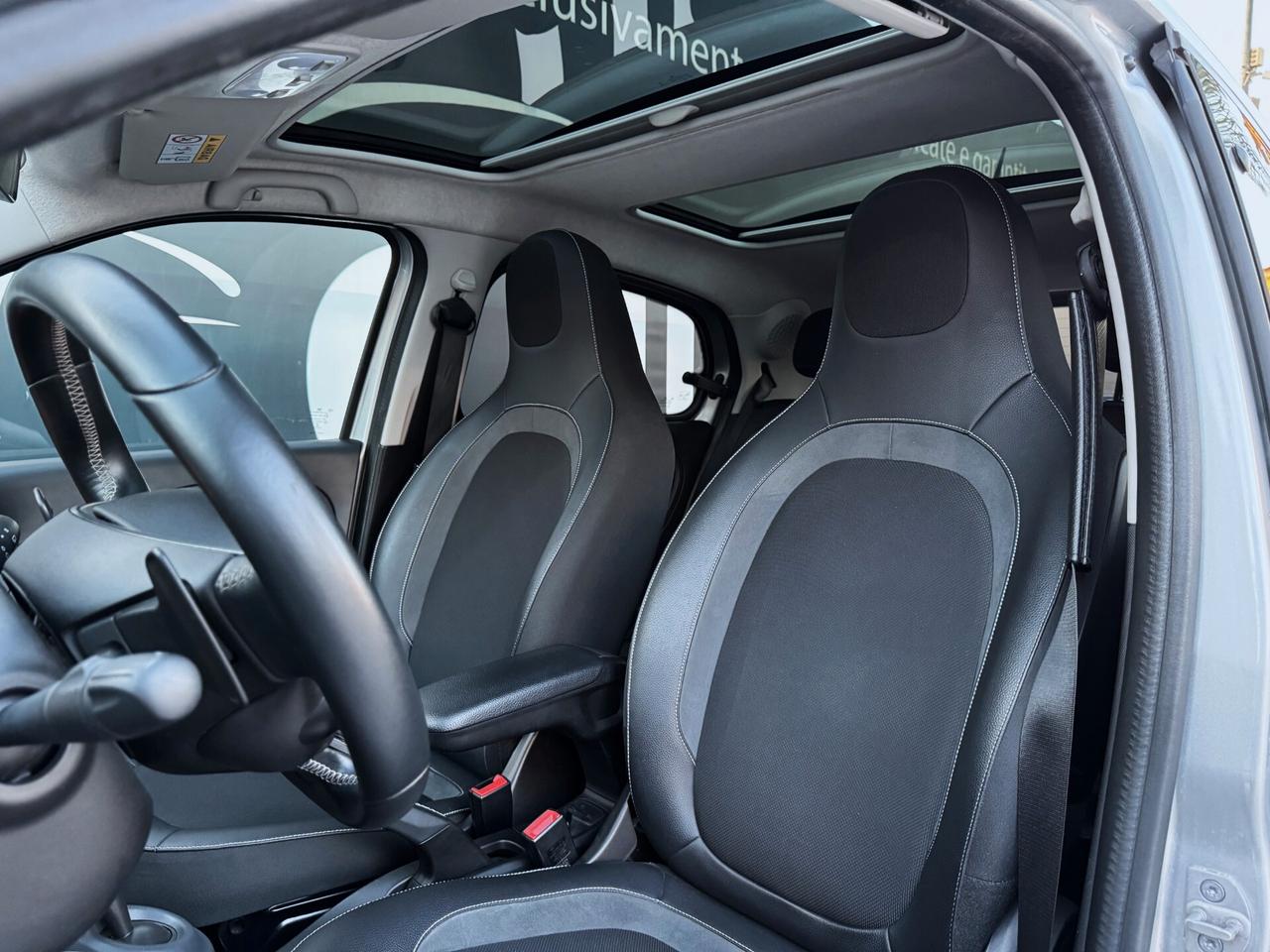 Smart forFour 0.9 T BRABUS 109CV TETTO CAM JBL