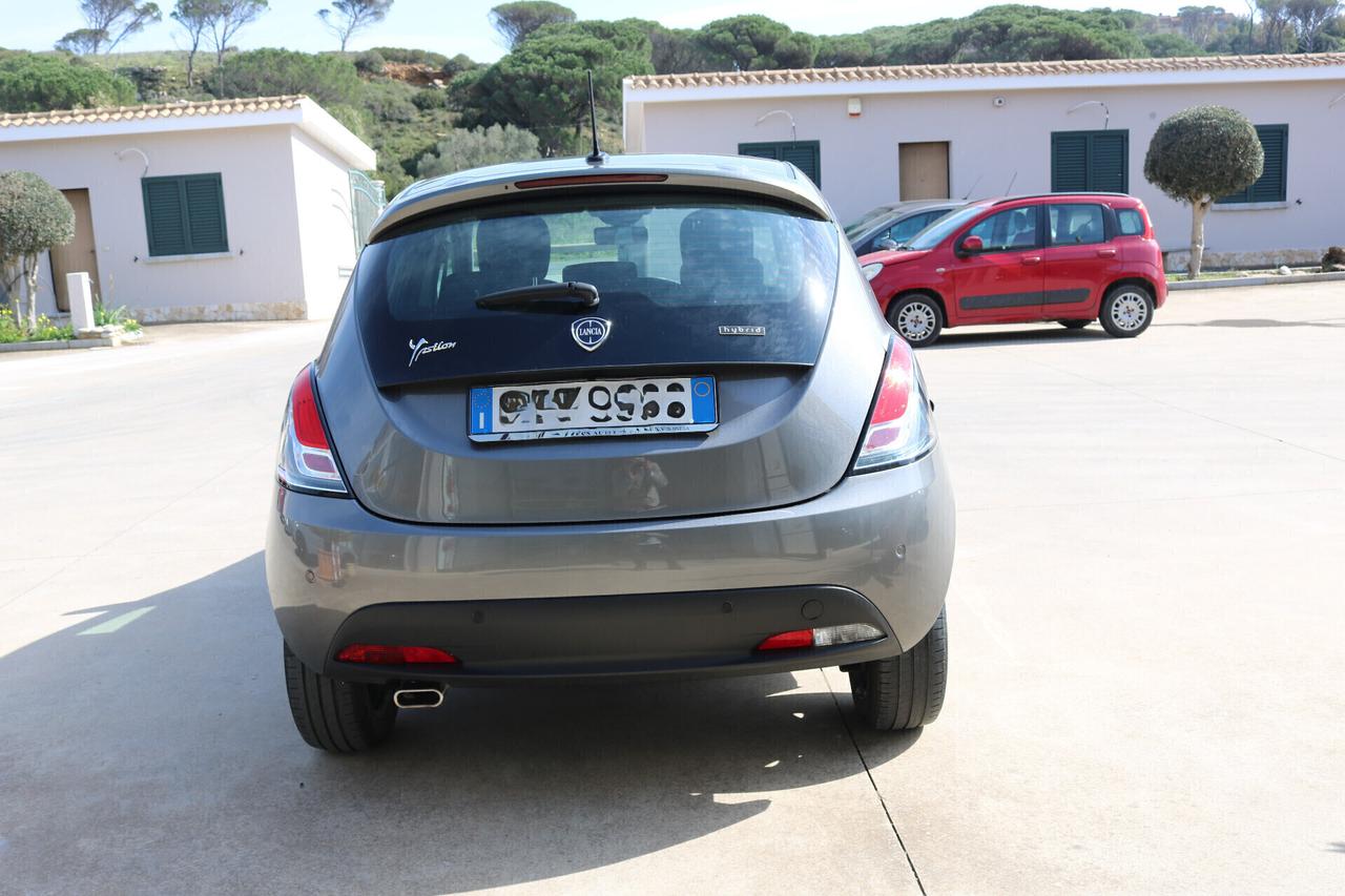 Lancia Ypsilon 1.0 FireFly 5 porte S&S Hybrid Gold