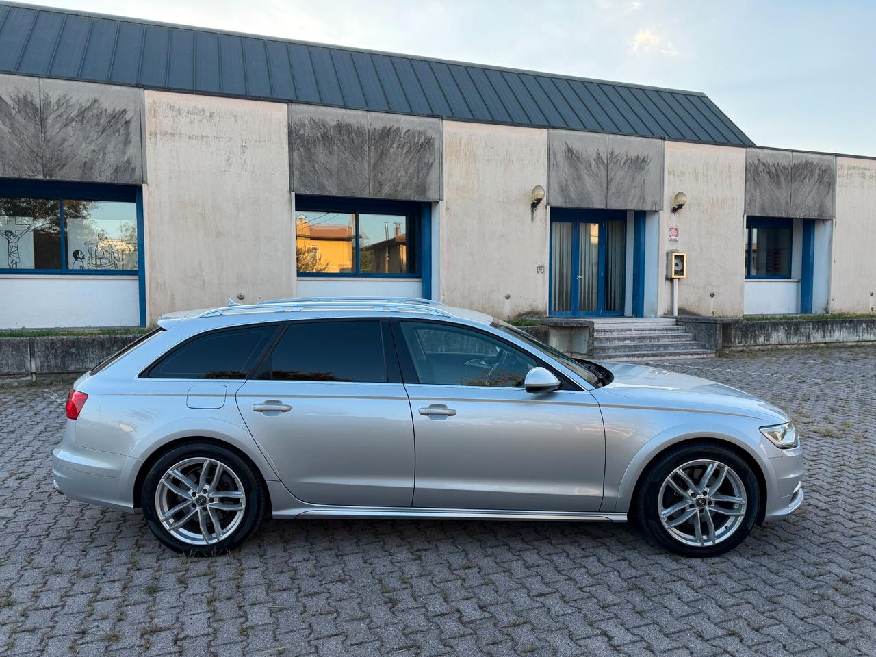 Audi A6 Allroad 3.0 TDI Quattro Business plus