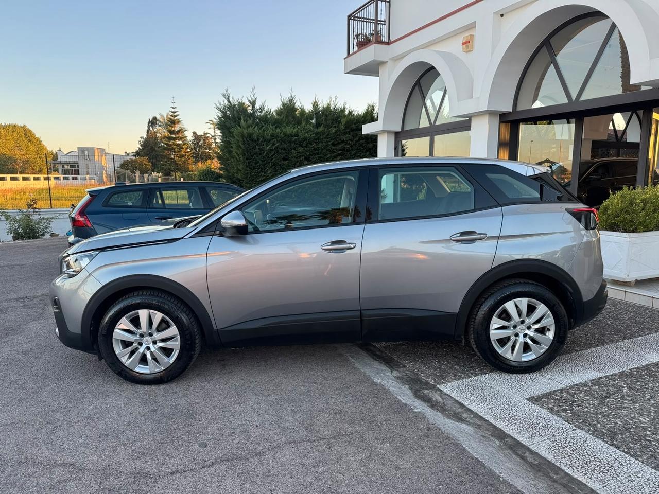 Peugeot 3008 BlueHDi 130 S&S EAT8 Business