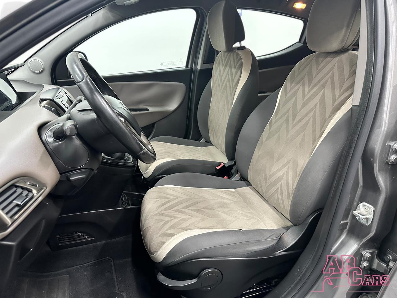 Lancia Ypsilon 1.2 69 CV 5 porte GPL Ecochic Silver