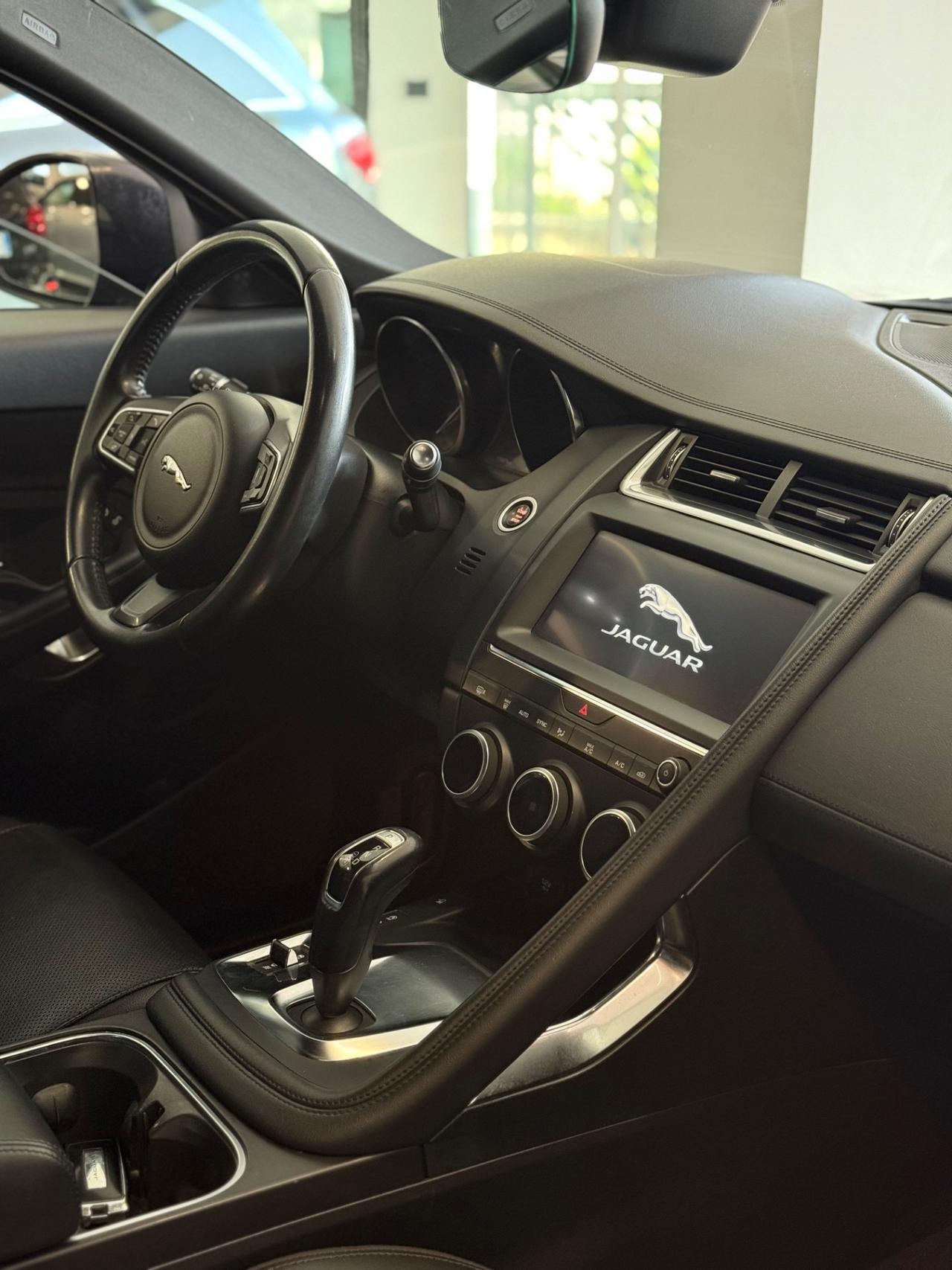 Jaguar E-Pace 2.0D 150 CV AWD aut. R-Dynamic SE