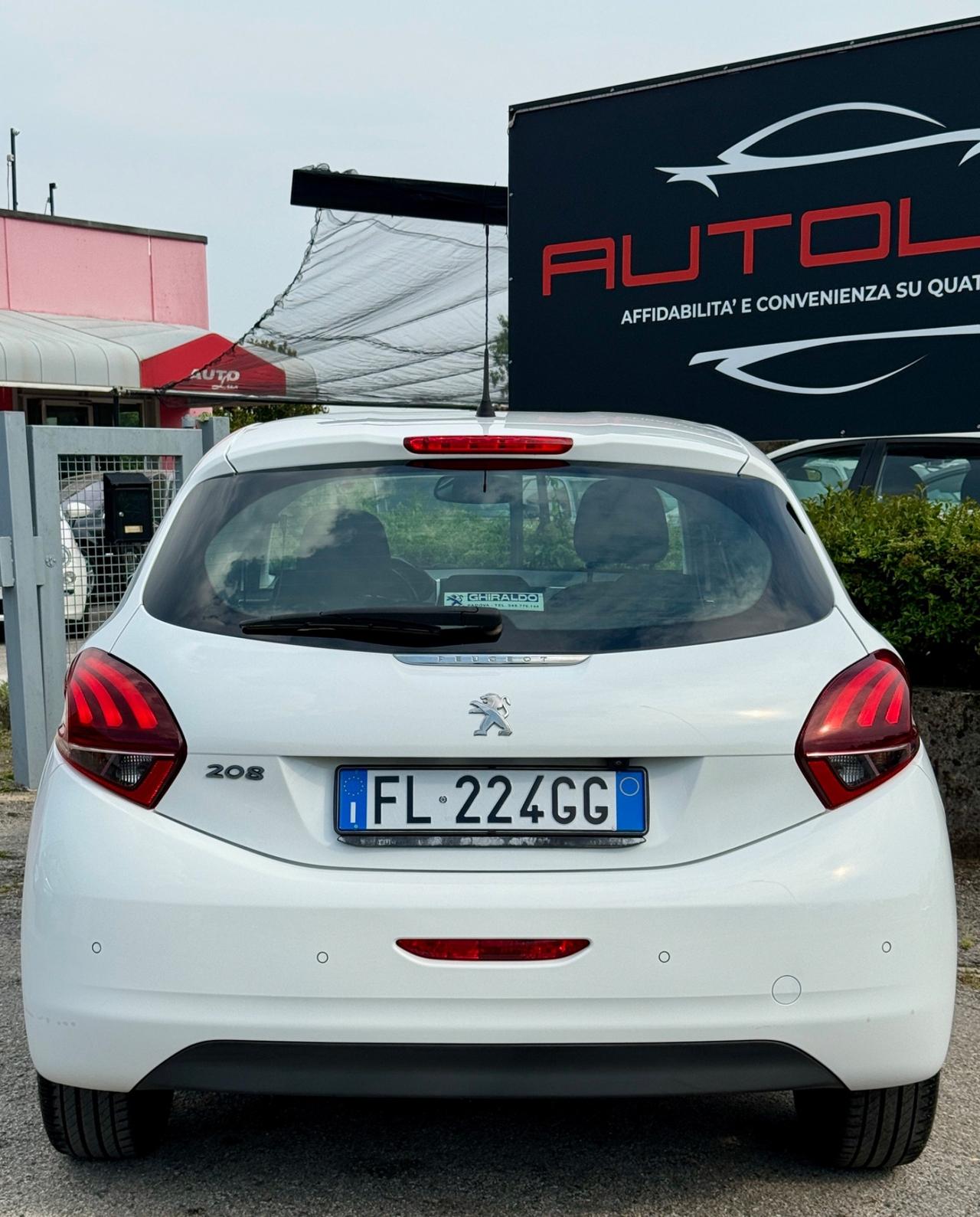 Peugeot 208 BlueHDi 75 5 porte black line 2017