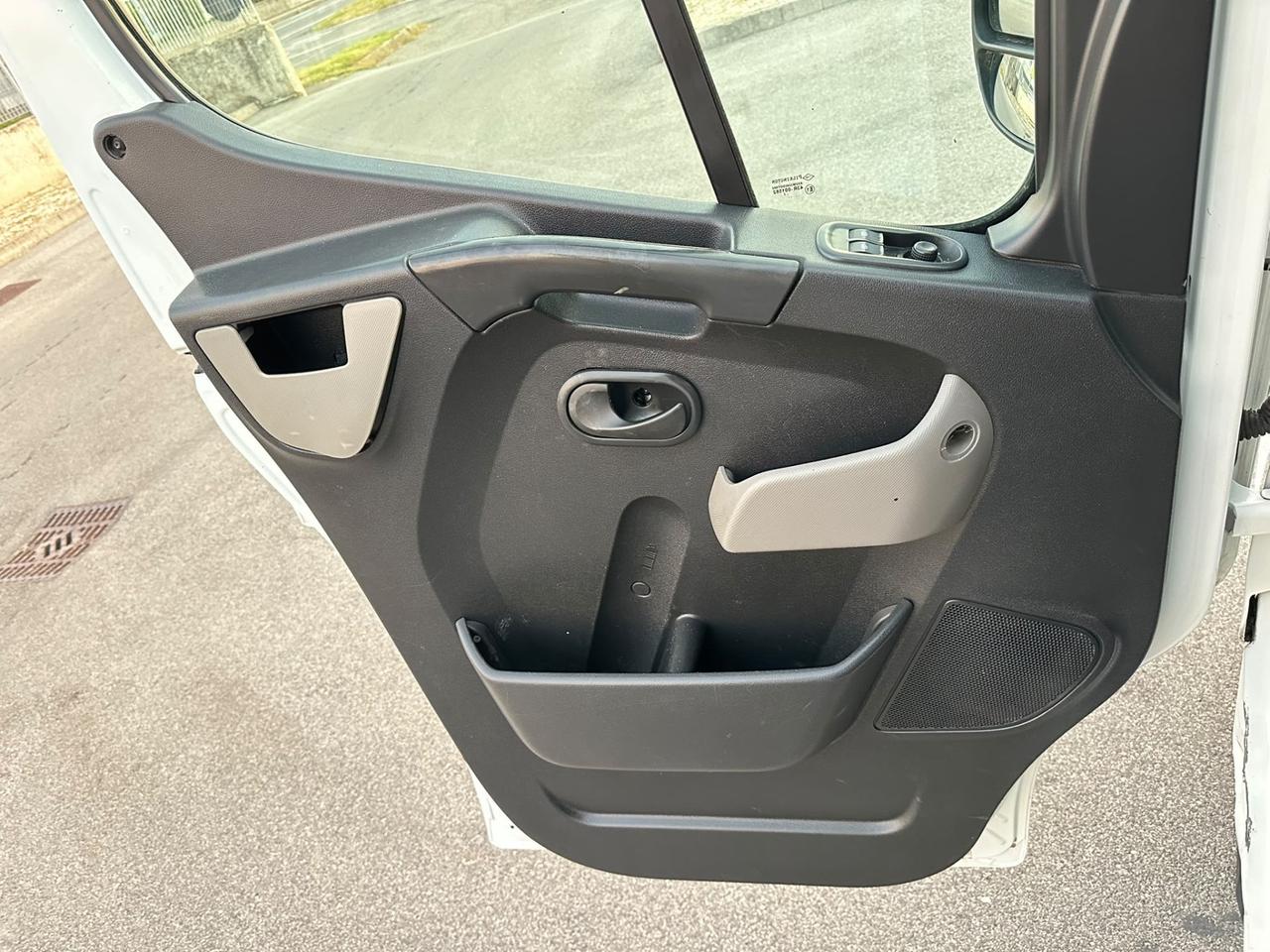 Renault Master T35 2.3 dCi/150 TP PM-SL-RG Cabinato E4