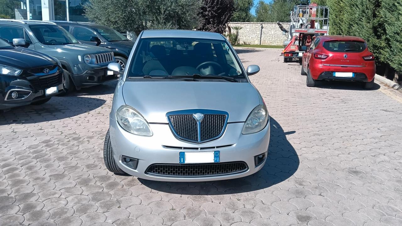 Lancia Ypsilon 1.3 MJT 90 CV Platino