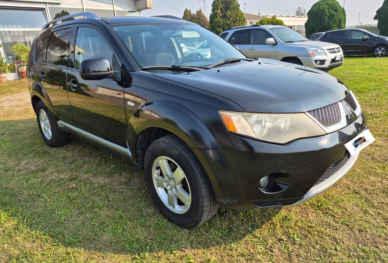 Mitsubishi Outlander 2.0 Intense