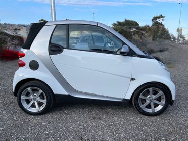 Smart ForTwo Cabrio 1000 52 kW MHD coupé passion