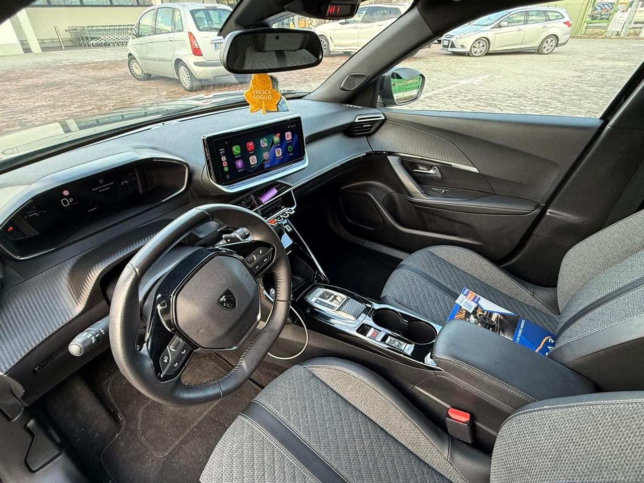 Peugeot 2008 PureTech 130 #9111