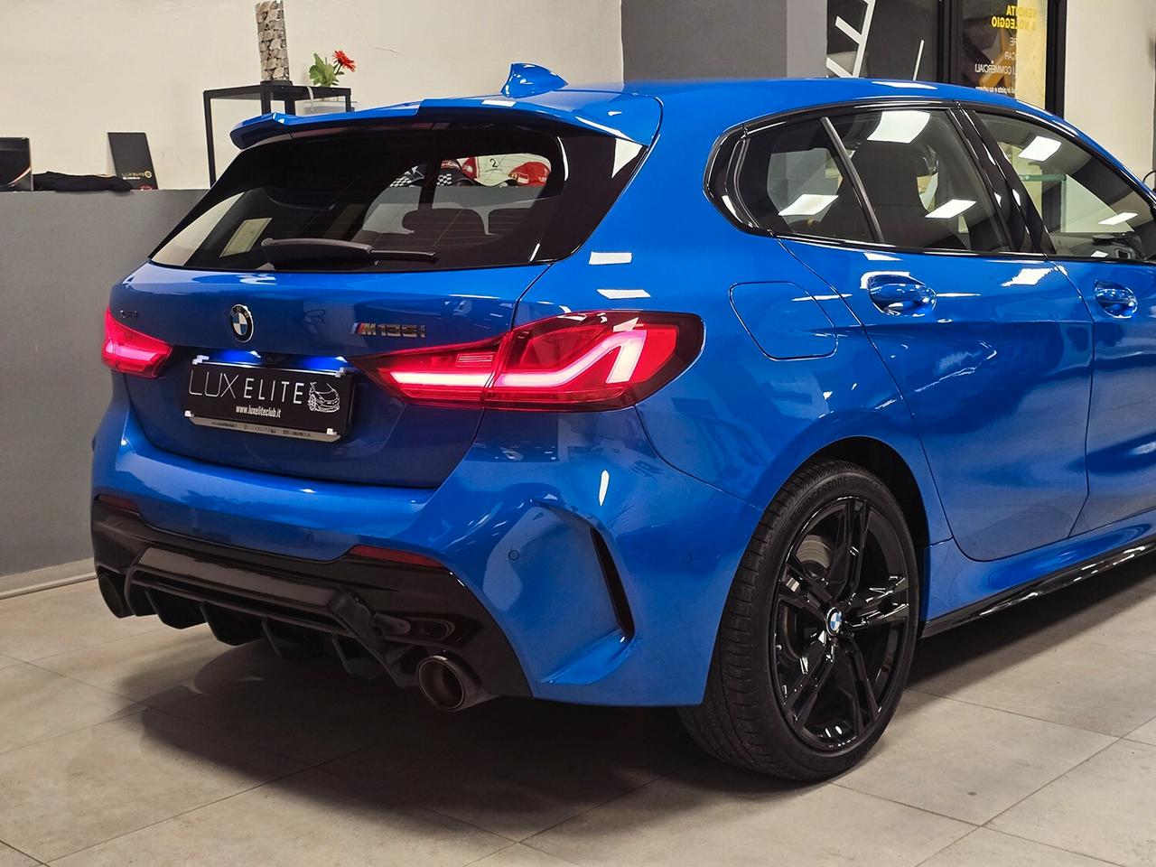 BMW 135 F40 M135i xDrive AKRAPOVIC_ALCANTARA_TETTO_LED BMW