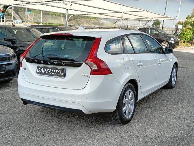 VOLVO V60 D2 1.6 Powershift Kinetic