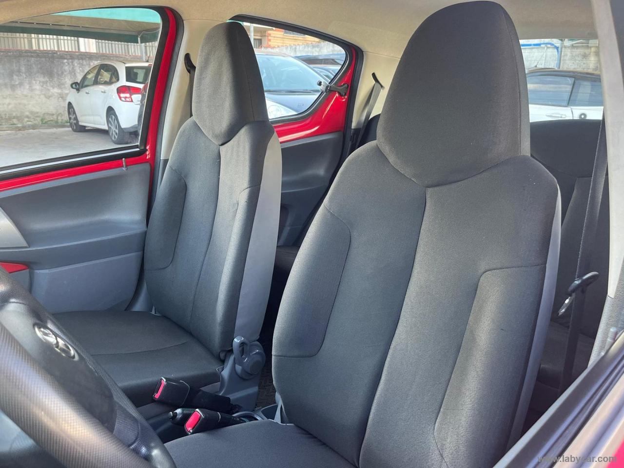 TOYOTA Aygo 1.0 VVT-i 5p. Sol Connect PER NEOPATENTATI