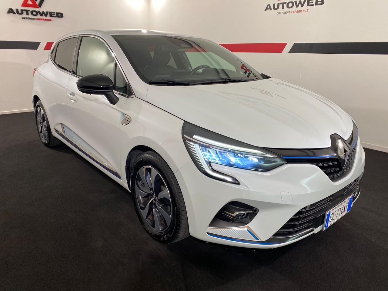 Renault Clio Full Hybrid E-Tech 140 CV 5 porte Initiale Paris