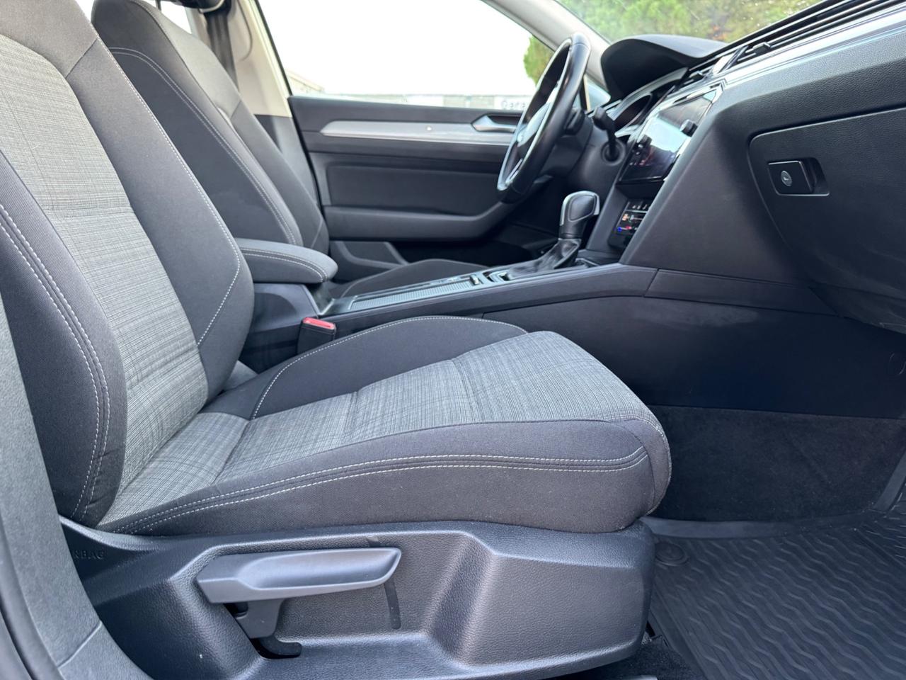 VOLKSWAGEN PASSAT Variant 2.0 Tdi Evo-Led Carplay 17
