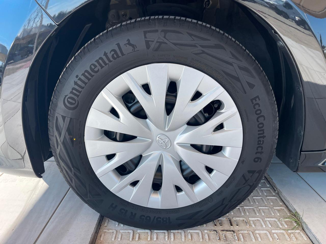 TOYOTA Yaris 4ª serie Yaris 1.5 Hybrid 5 porte...