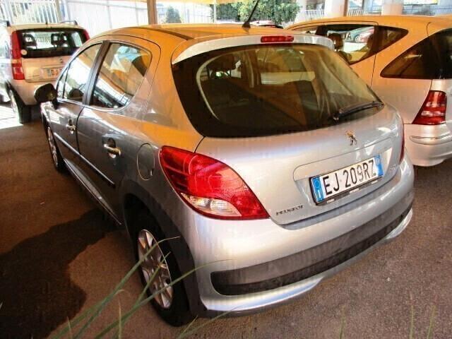 Peugeot 207 1.4 HDi 70CV 5p. Allure