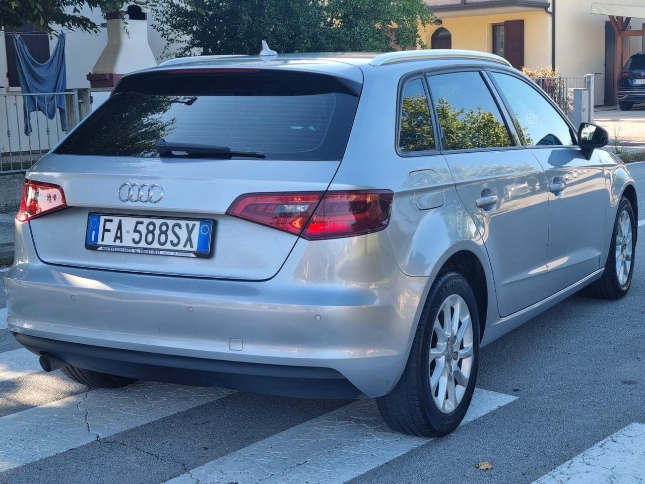 Audi A3 Sedan 1.6 TDI clean diesel Ambition
