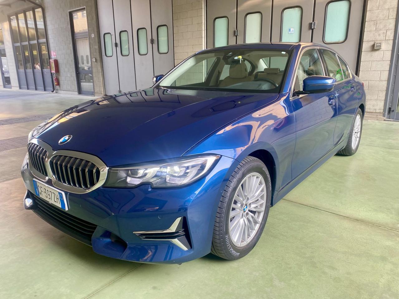 Bmw 330 330i xDrive Luxury