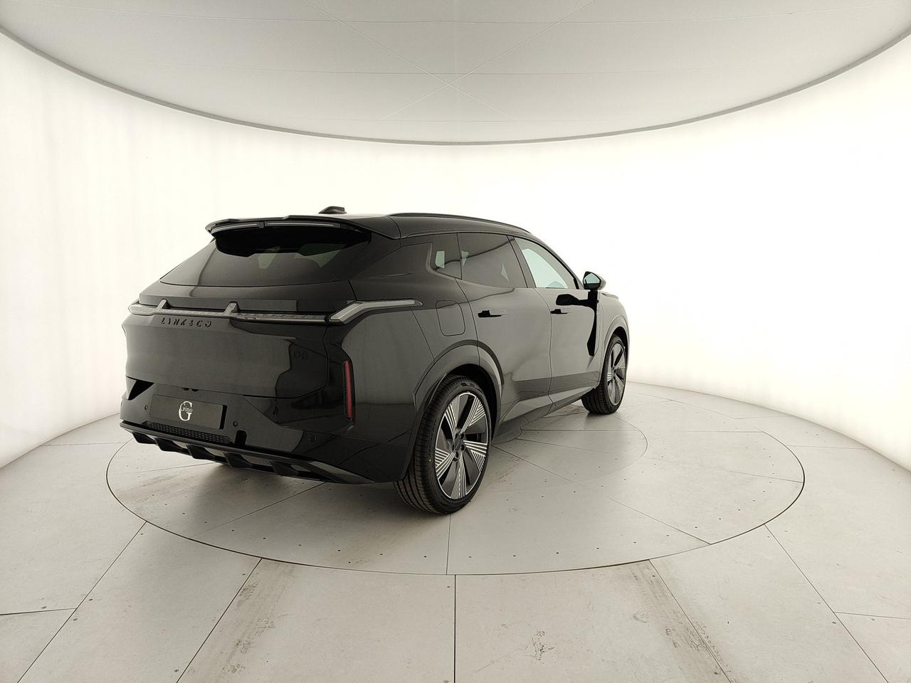 LYNK&CO 08 MORE