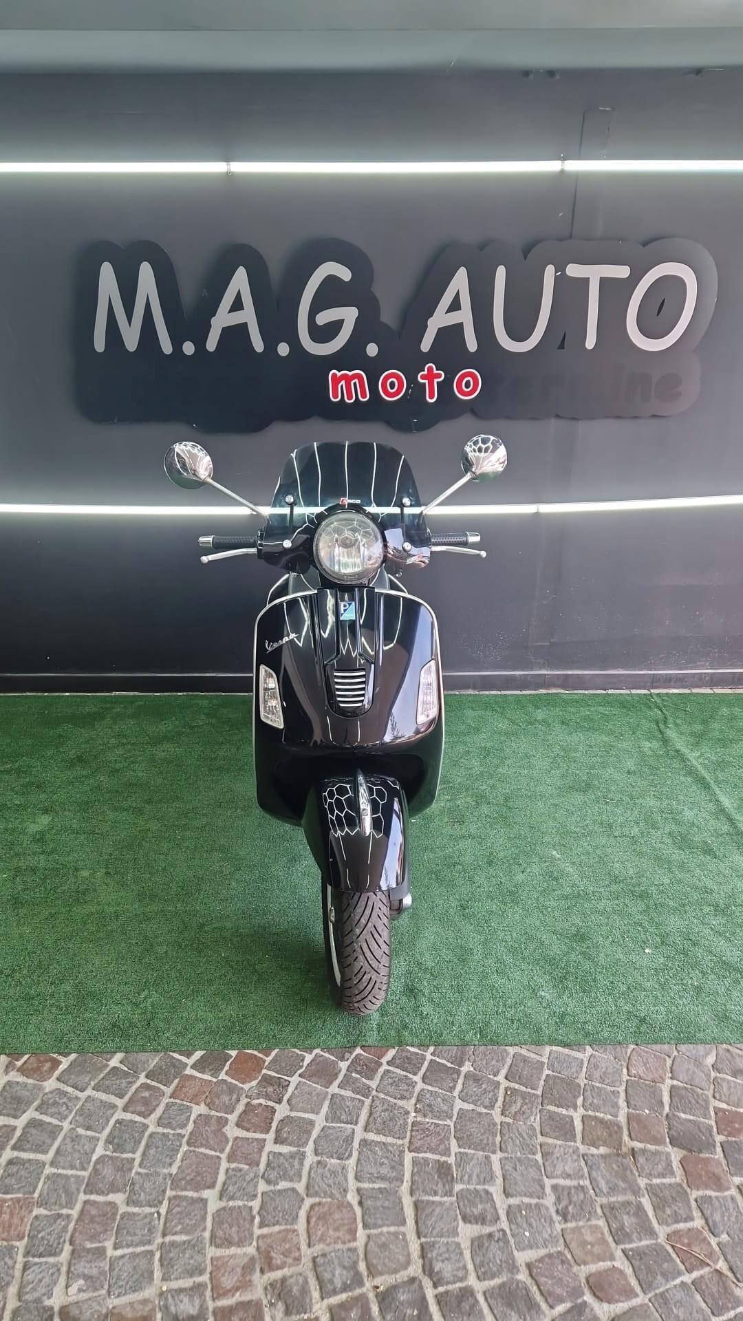 Piaggio Vespa 300 GTS