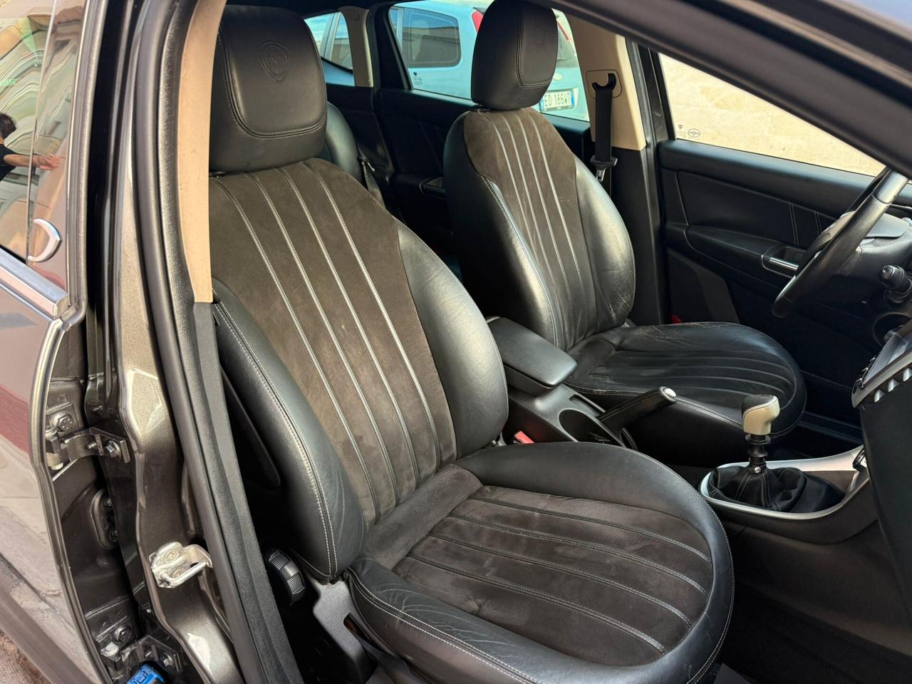 LANCIA DELTA PLATINO 1.6 MJT 120CV ALCANTARA NAVI CAM ANNO 2011