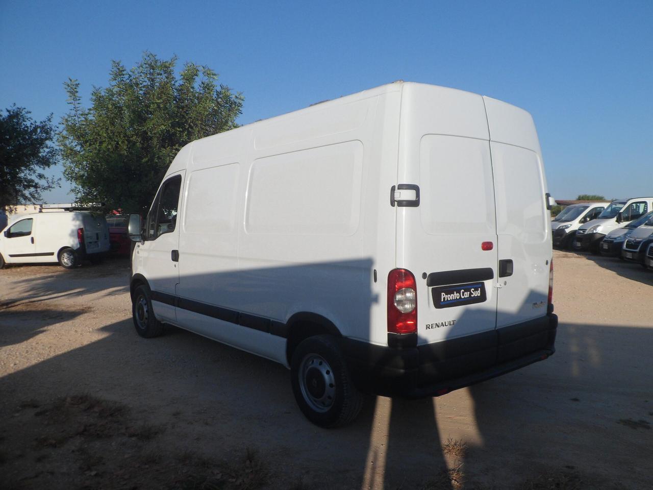 Renault Master furgone medio alto