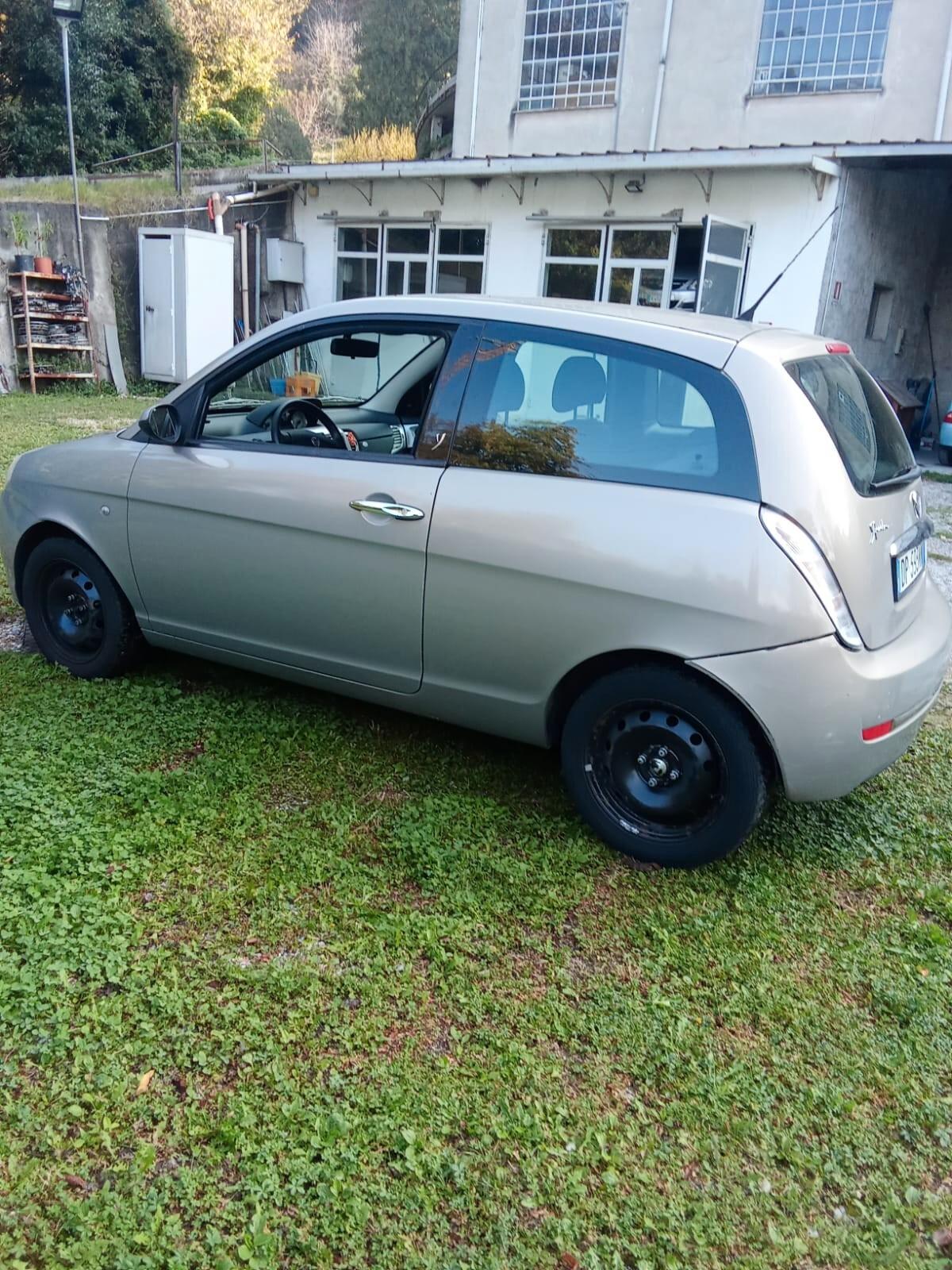 Lancia Ypsilon 1.2 Argento