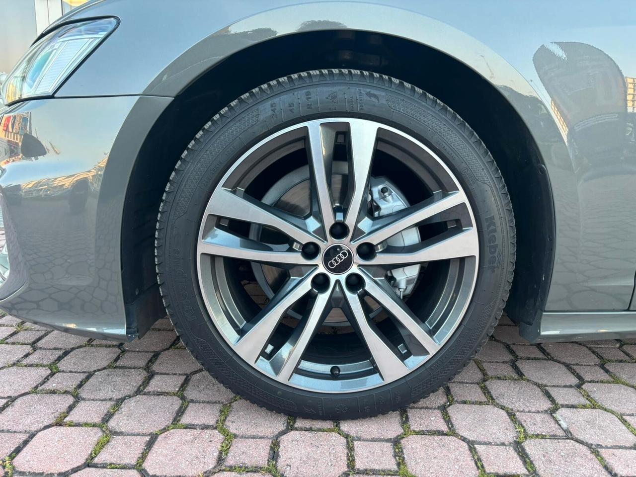 Audi A6 40 2.0 TDI quattro ultra S tronic Business Plus