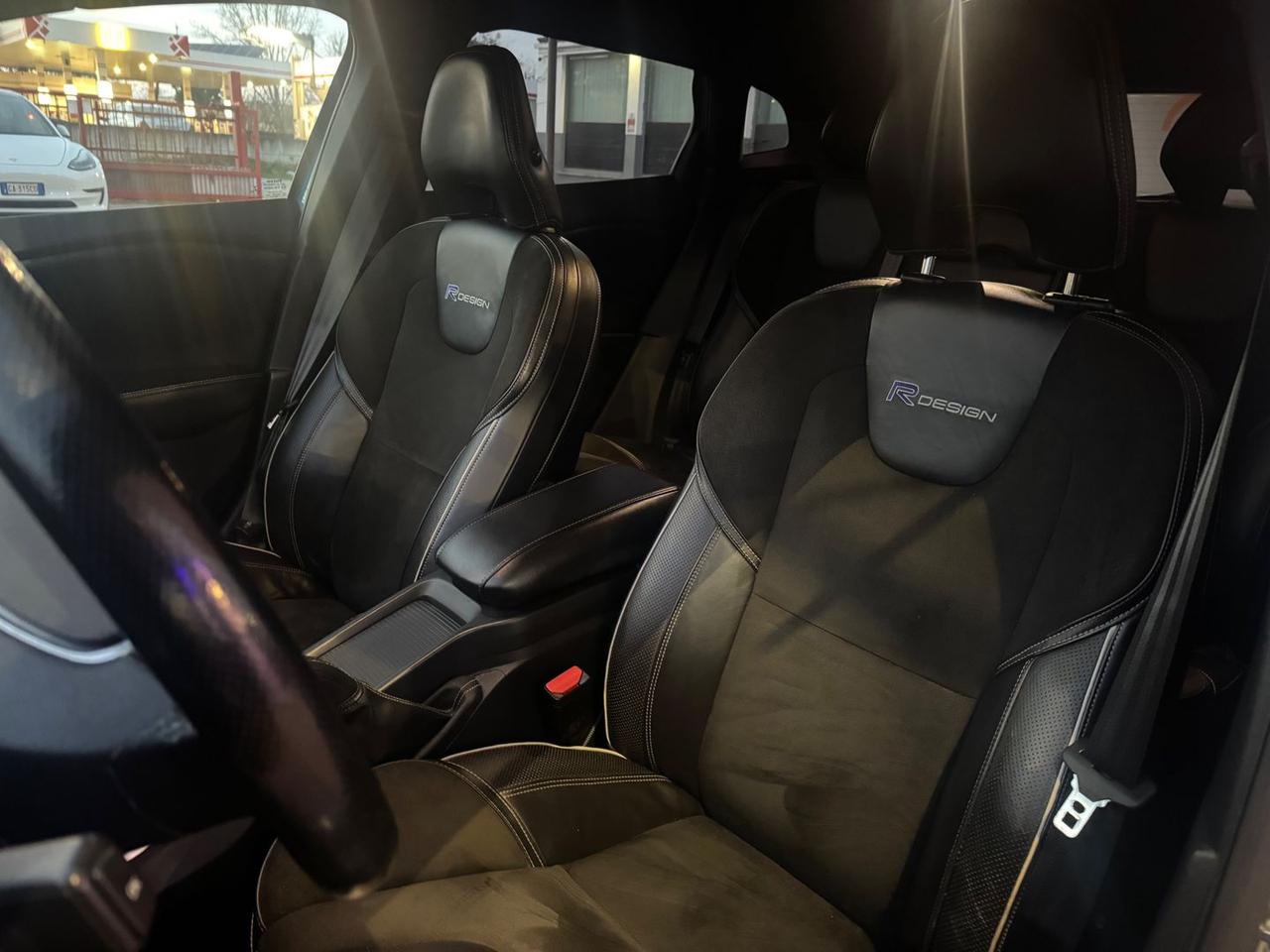 Volvo V40 R Design Momentum 2.0 D4 #9303