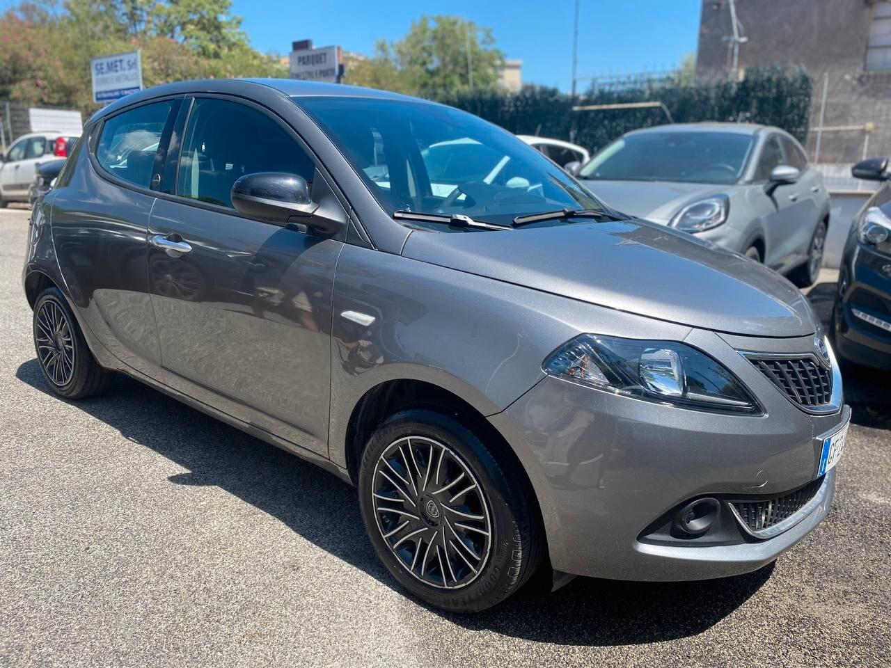 Lancia Ypsilon 1.0 FireFly 5 porte S&S Hybrid Ecochic Gold