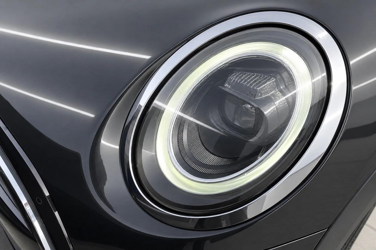 Mini Cooper 3p 1.5 Cooper Essential Premium Mid Package
