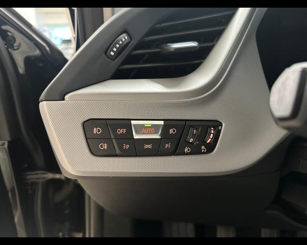 BMW Serie 1 (F40) - 116d 5p. Business Advantage