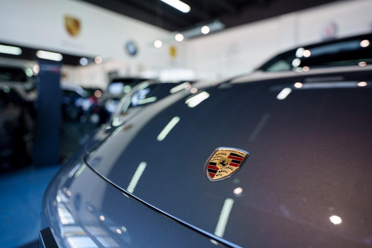Porsche 911 Carrera