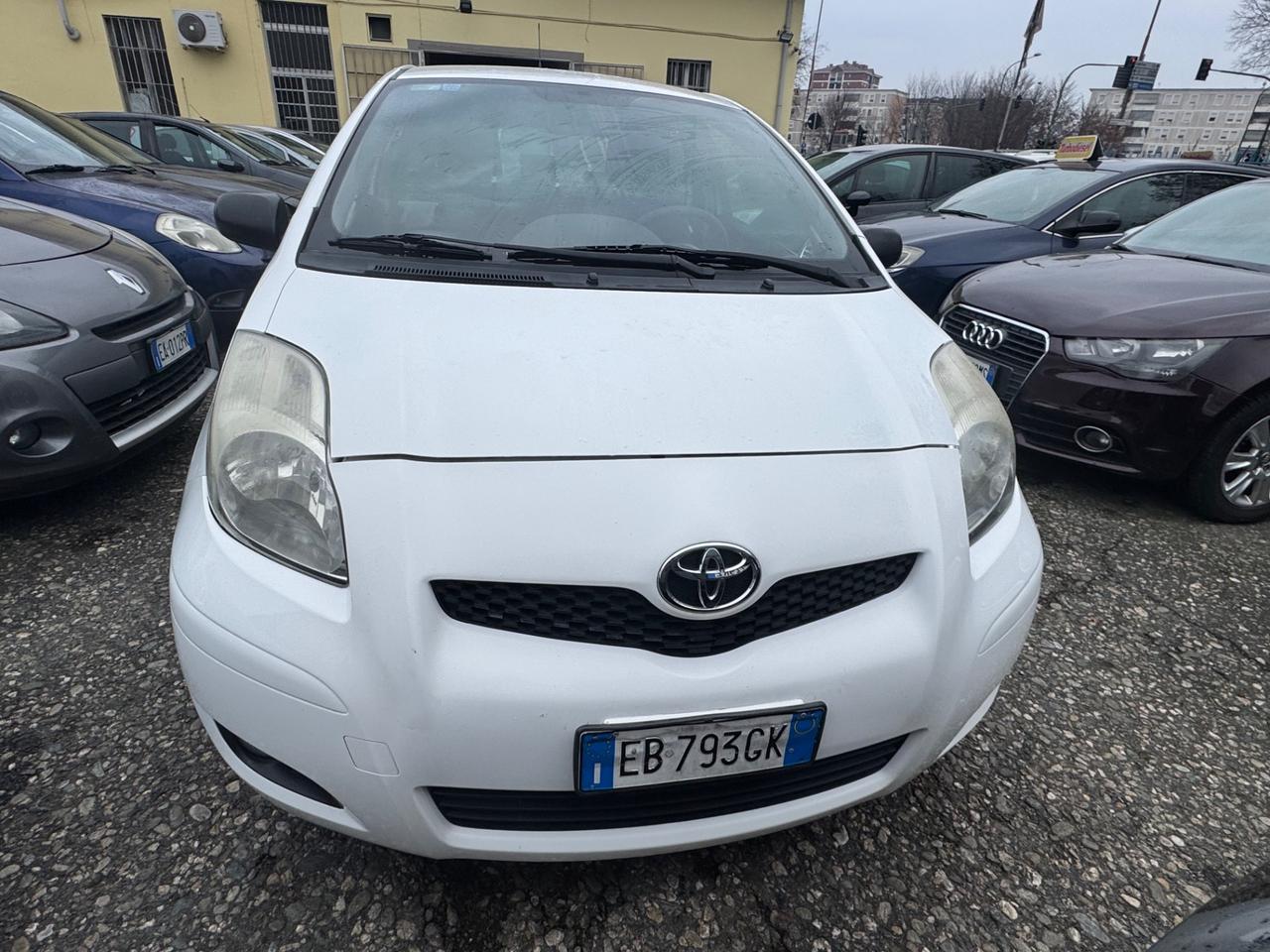 Toyota Yaris 1.0 BENZ 3 porte Sol 2010