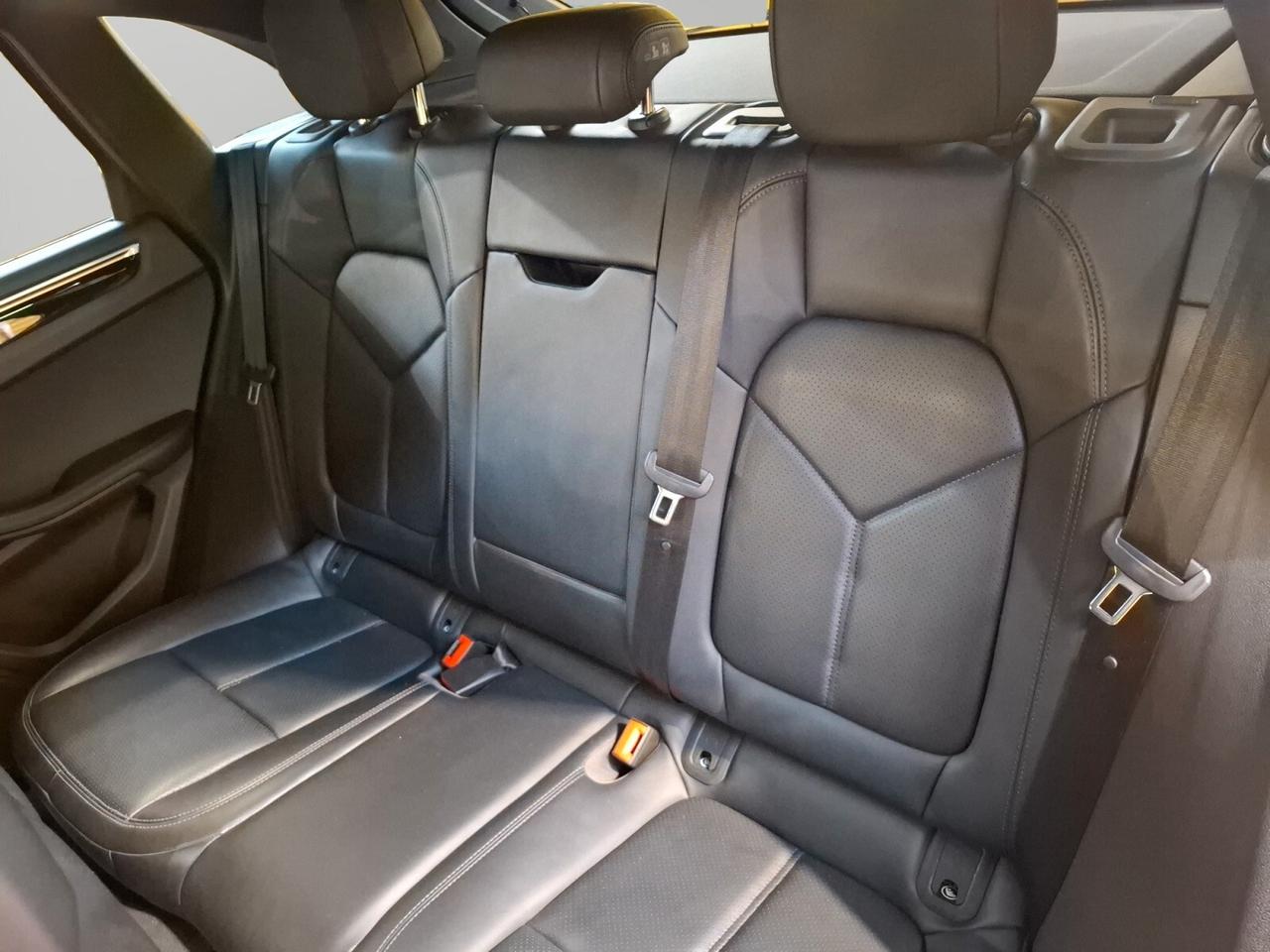 Porsche Macan 2.0 T PDK FULL OPTIONALS NOLEGGIO lungo termine