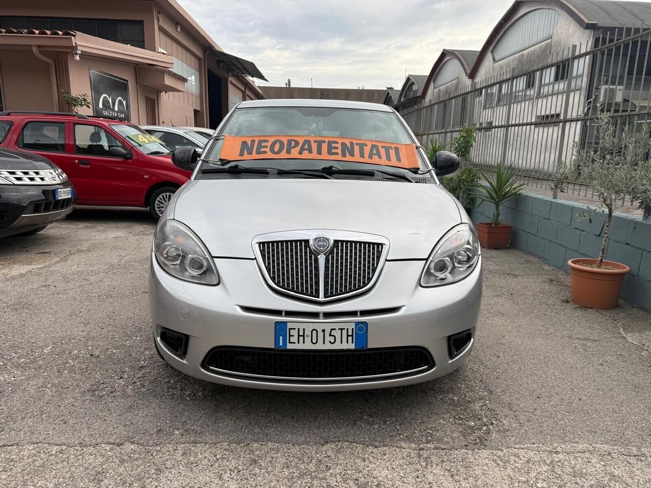 Lancia Ypsilon 1.2 69 CV Platinum