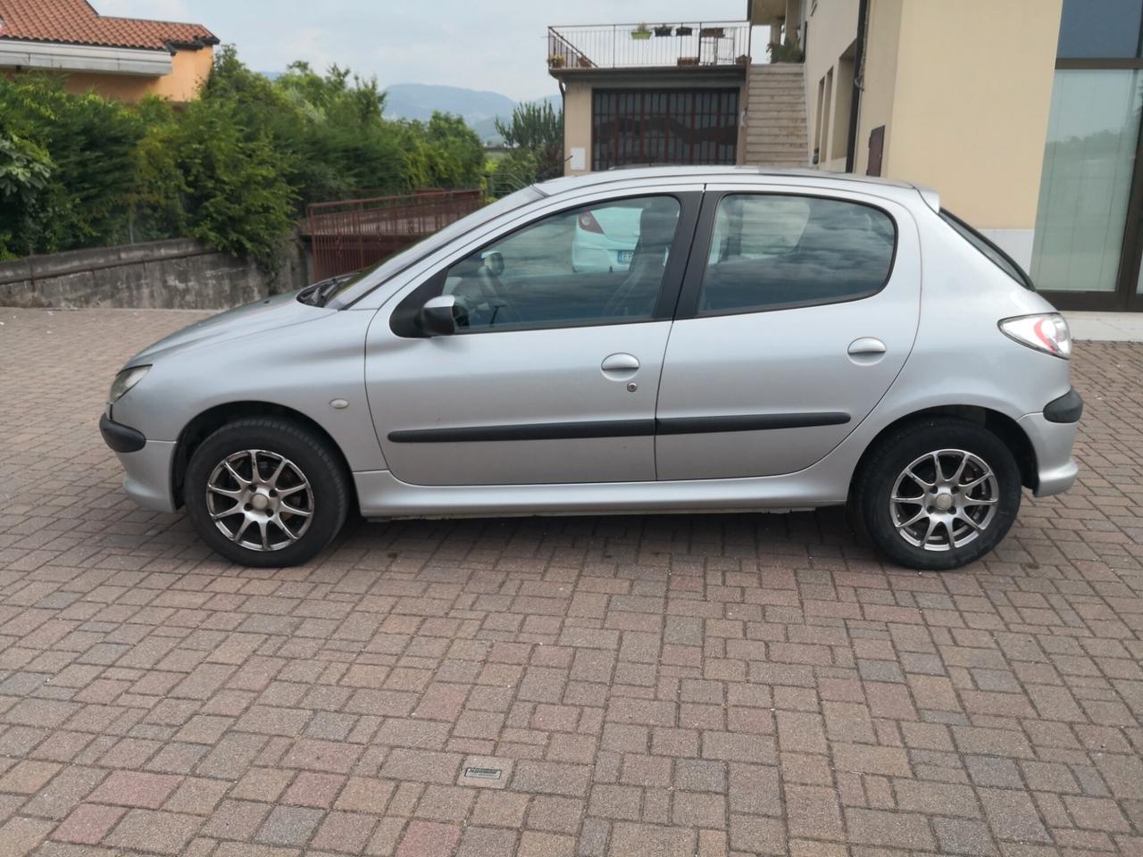 Peugeot 206 1.4 5p neopatentati clima