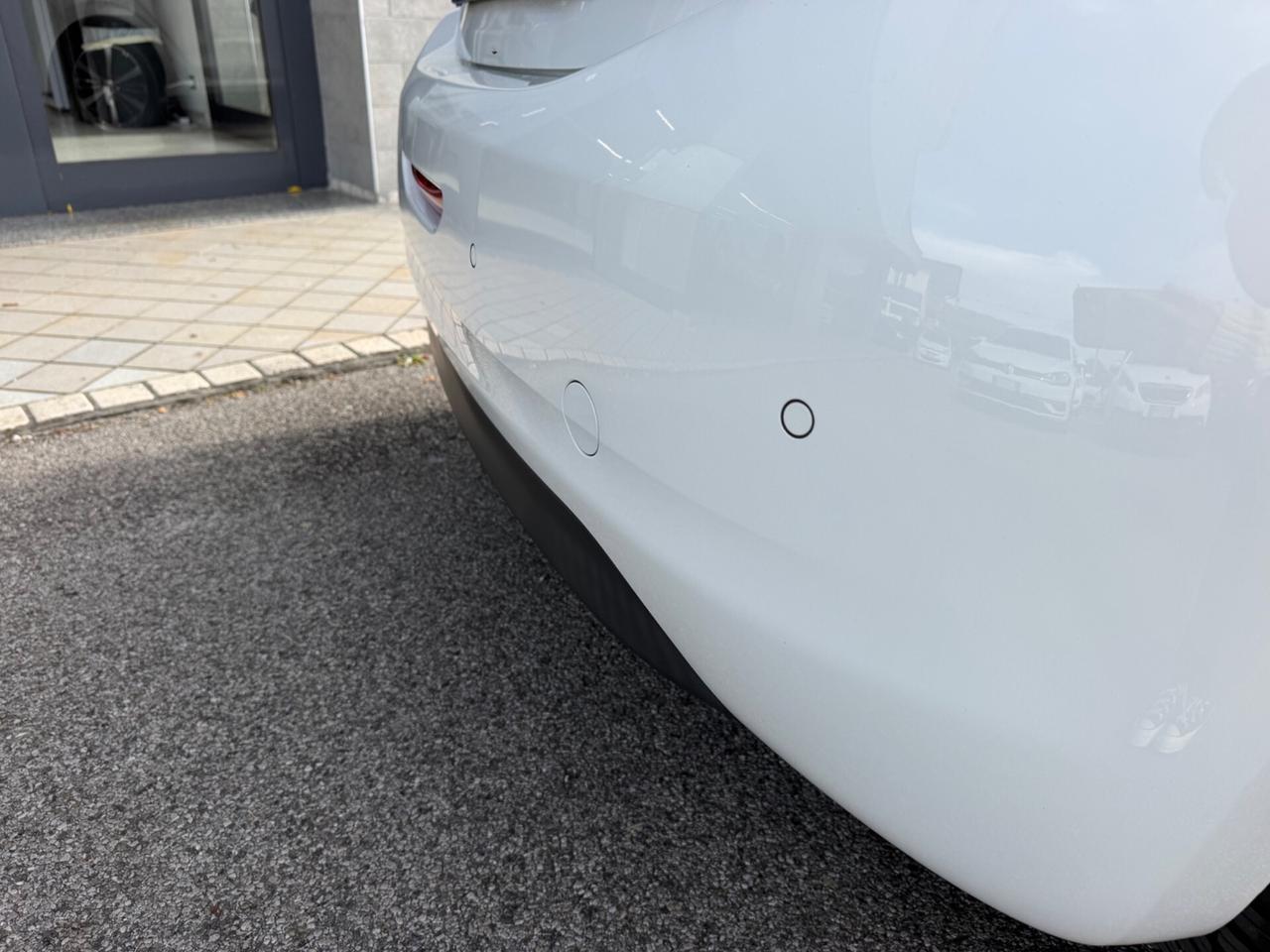 Peugeot 208 1.2 benzina Neopatentati