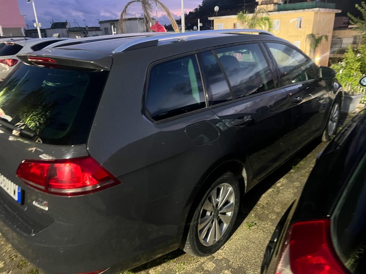 Volkswagen Golf 1.6 Tdi 105 cv Stescion anno 2016