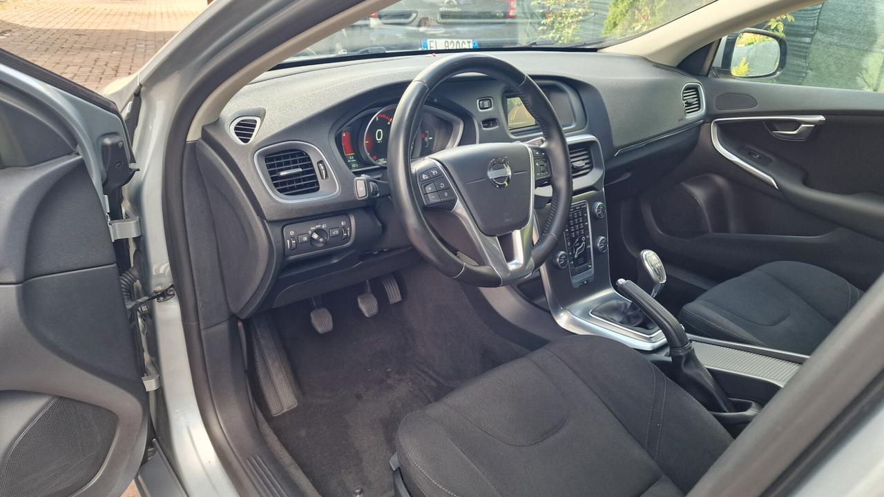 Volvo V40 D2 1.6 Summum