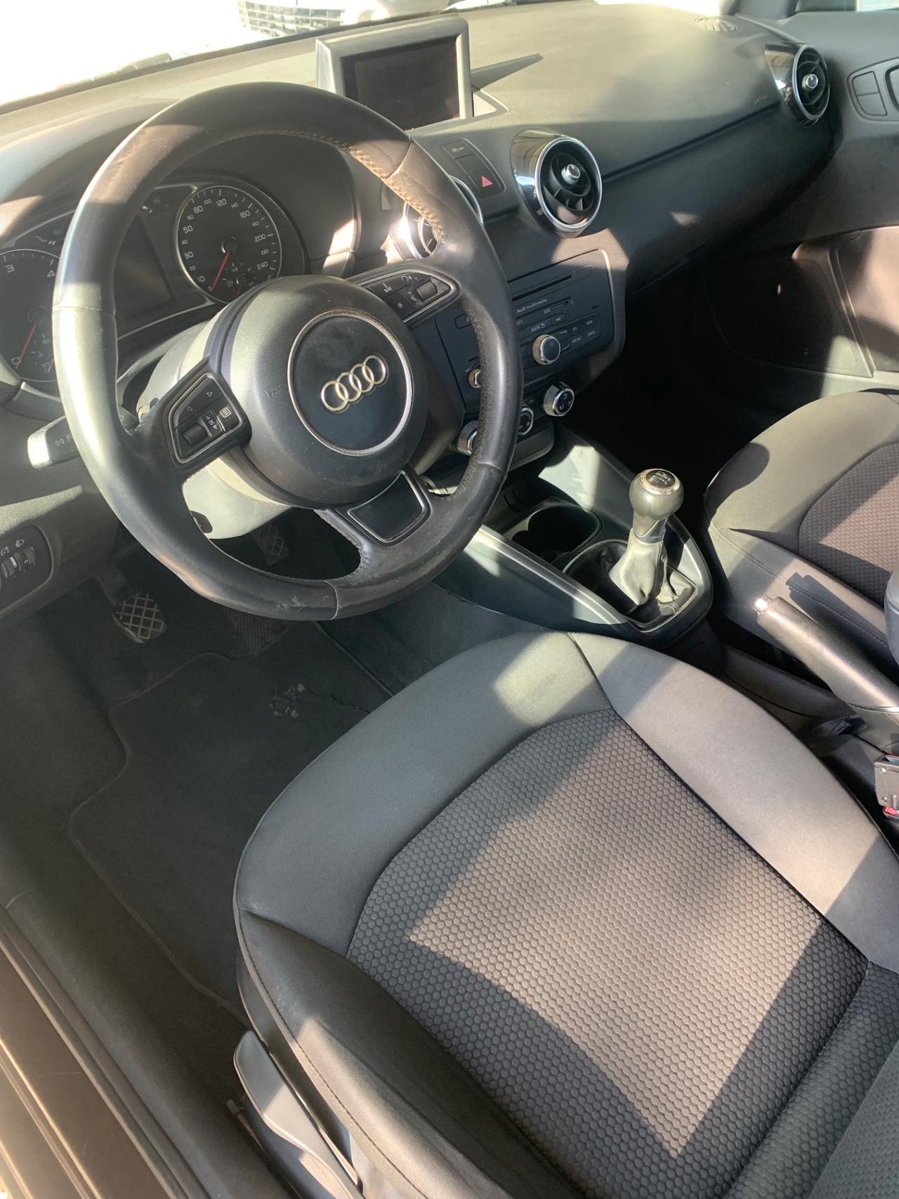 Audi A1 1.6 TDI Ambition 150000 KM