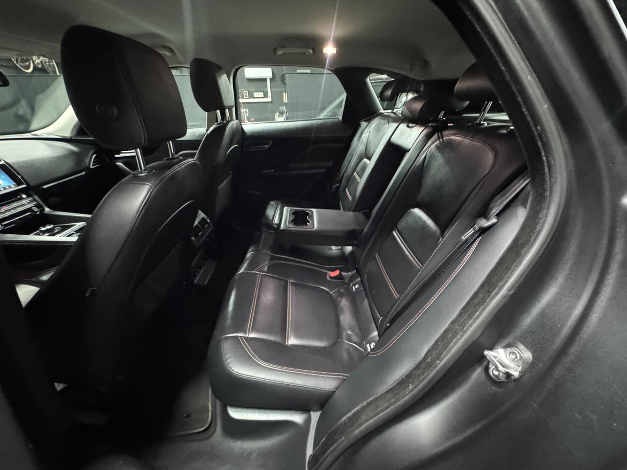 Jaguar F-Pace 2.0 D 180 CV AWD Prestige
