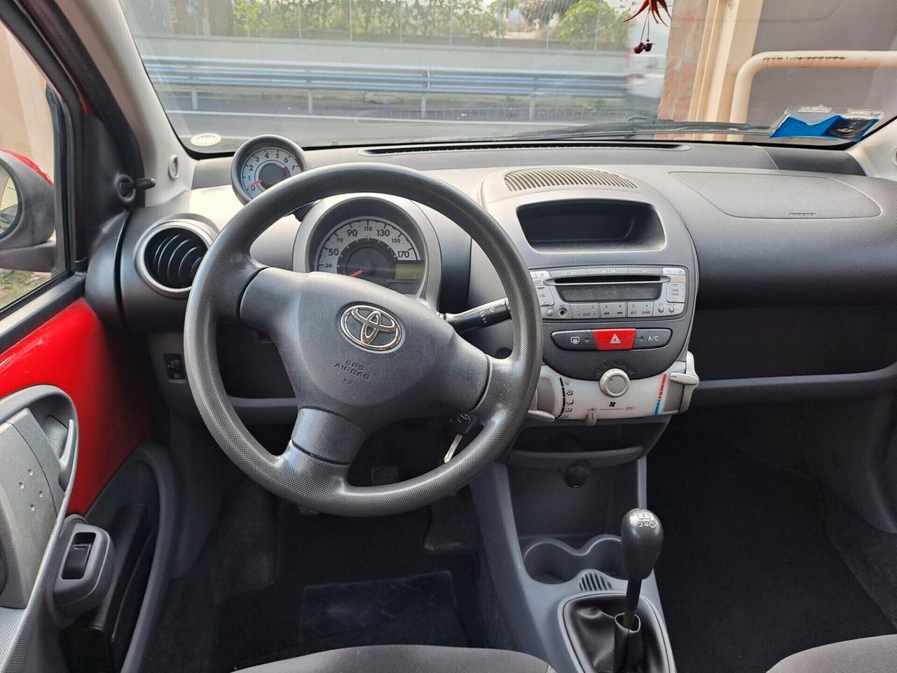 Toyota Aygo 1.0 12V VVT-i 5 porte Sol