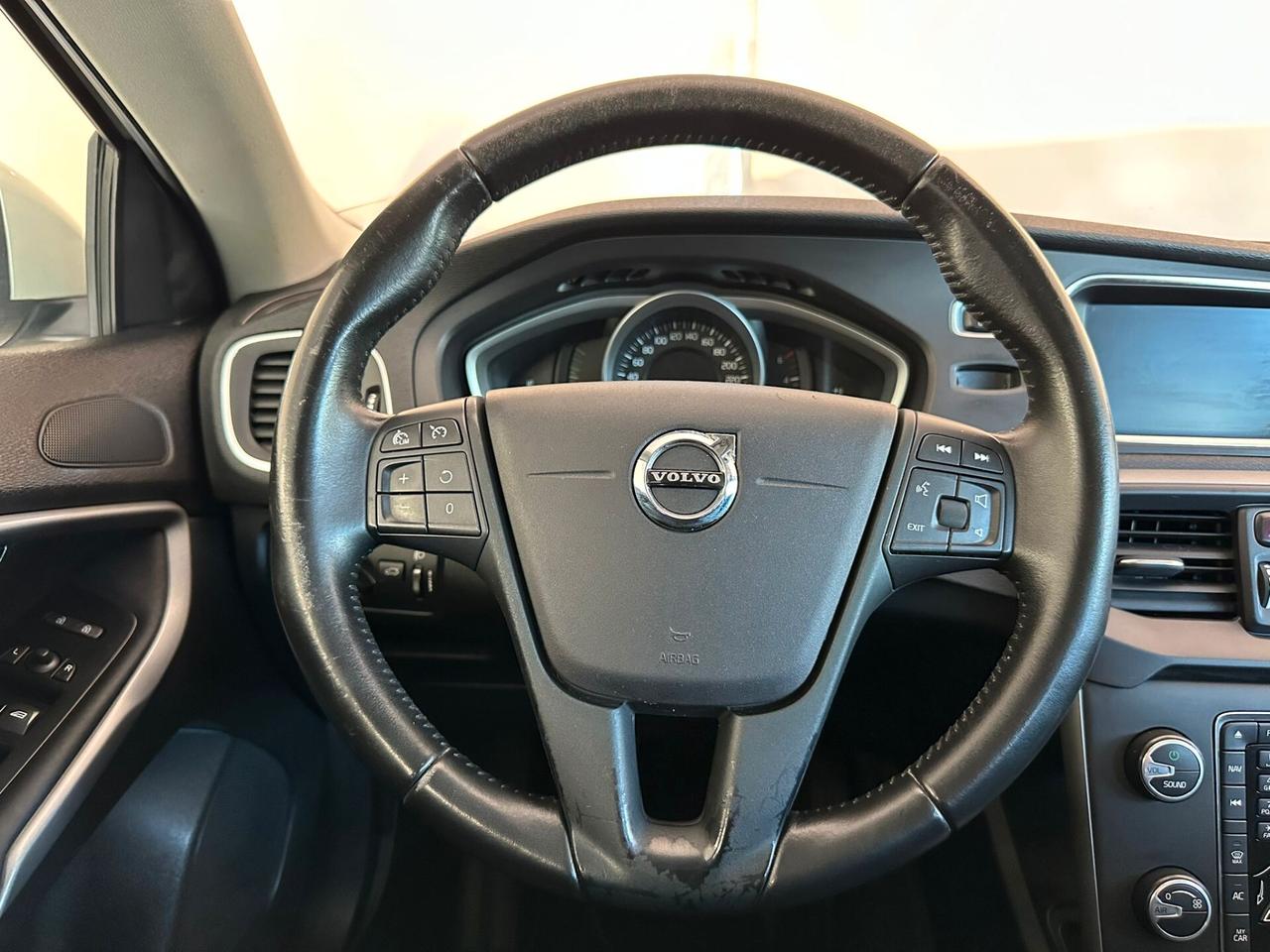 Volvo V40 D2 R-design Momentum