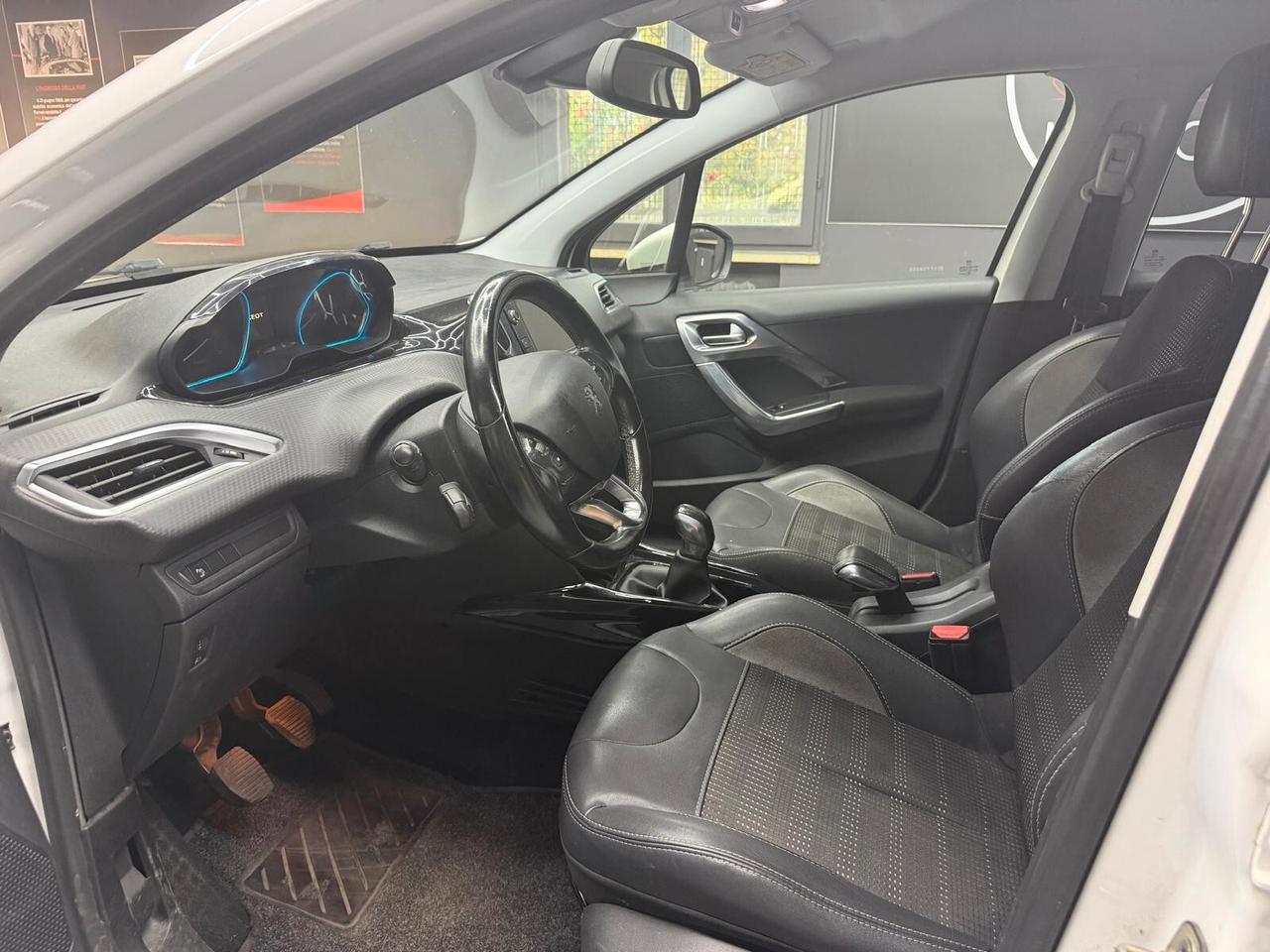 Peugeot 2008 BlueHDi 100 Allure