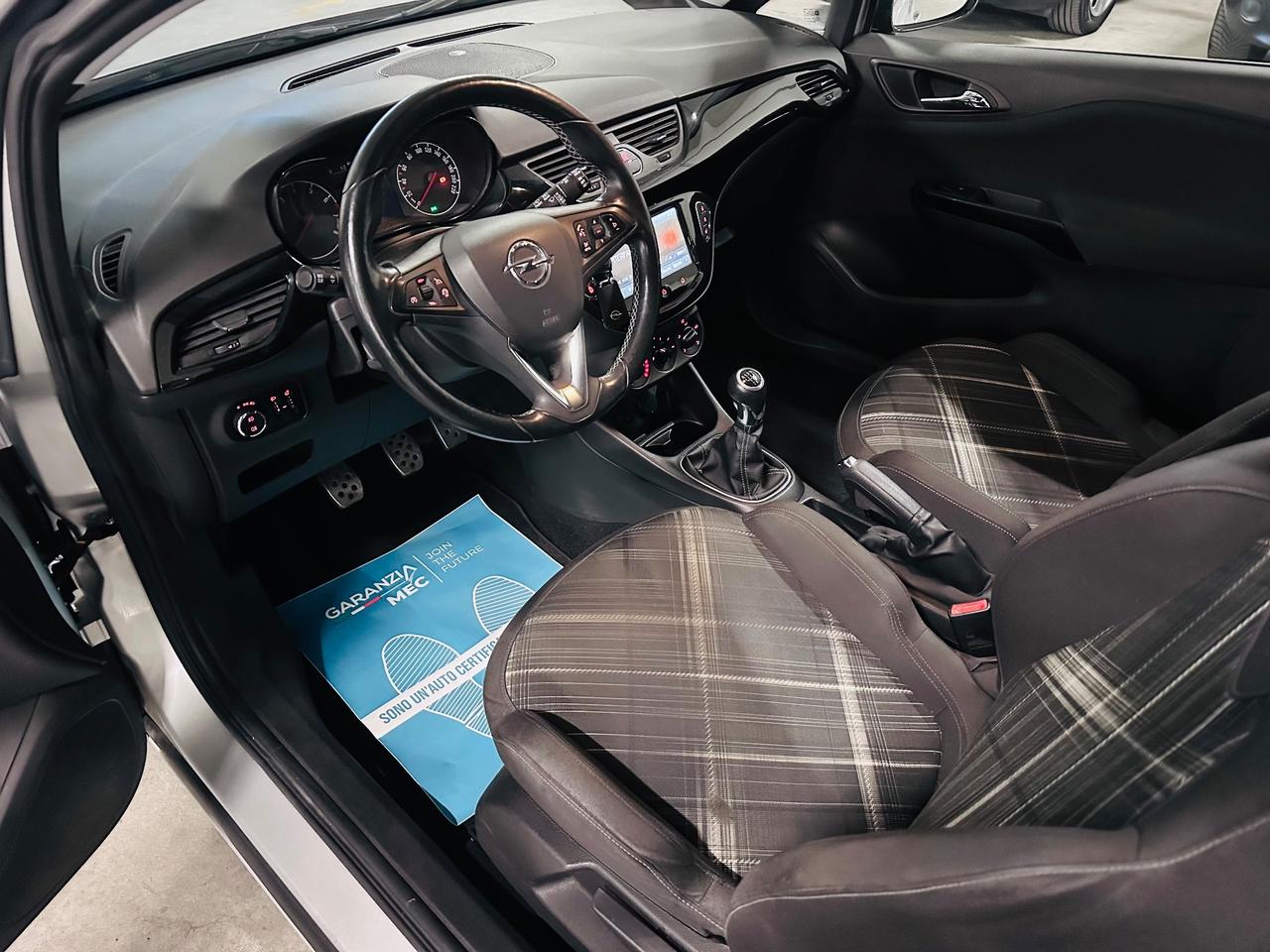 Opel Corsa 1.2 Coupé b-Color