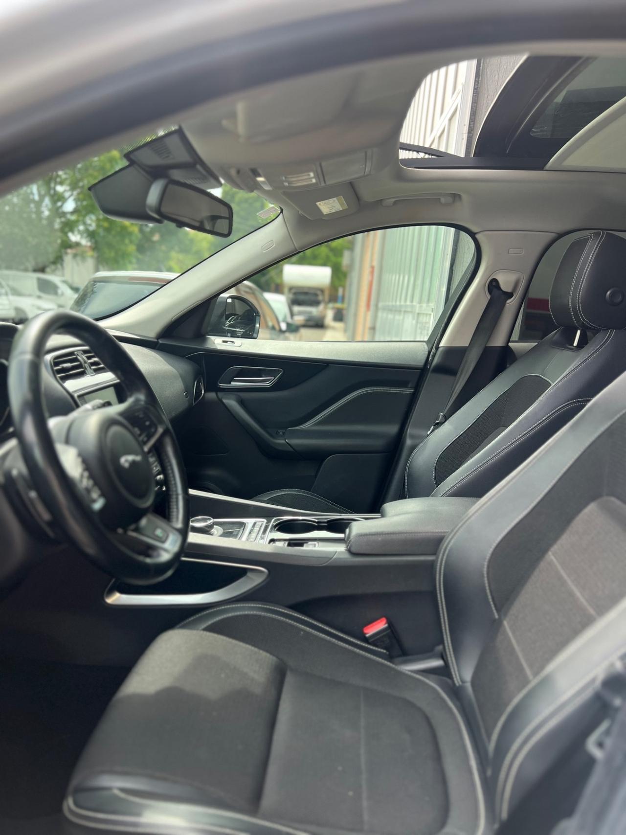 Jaguar F-Pace 2.0 D 180 CV AWD Portfolio