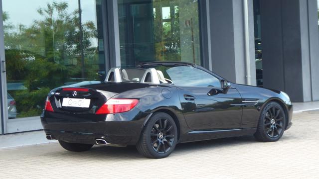 MERCEDES-BENZ SLK 200 CGI Sport